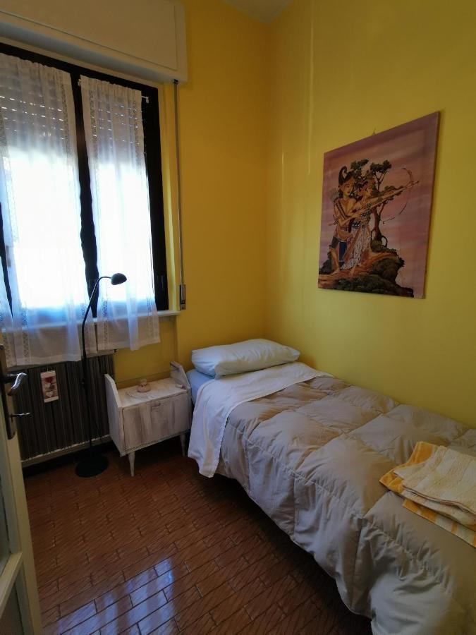 Grandma'S Garden House Villa Angera Bagian luar foto