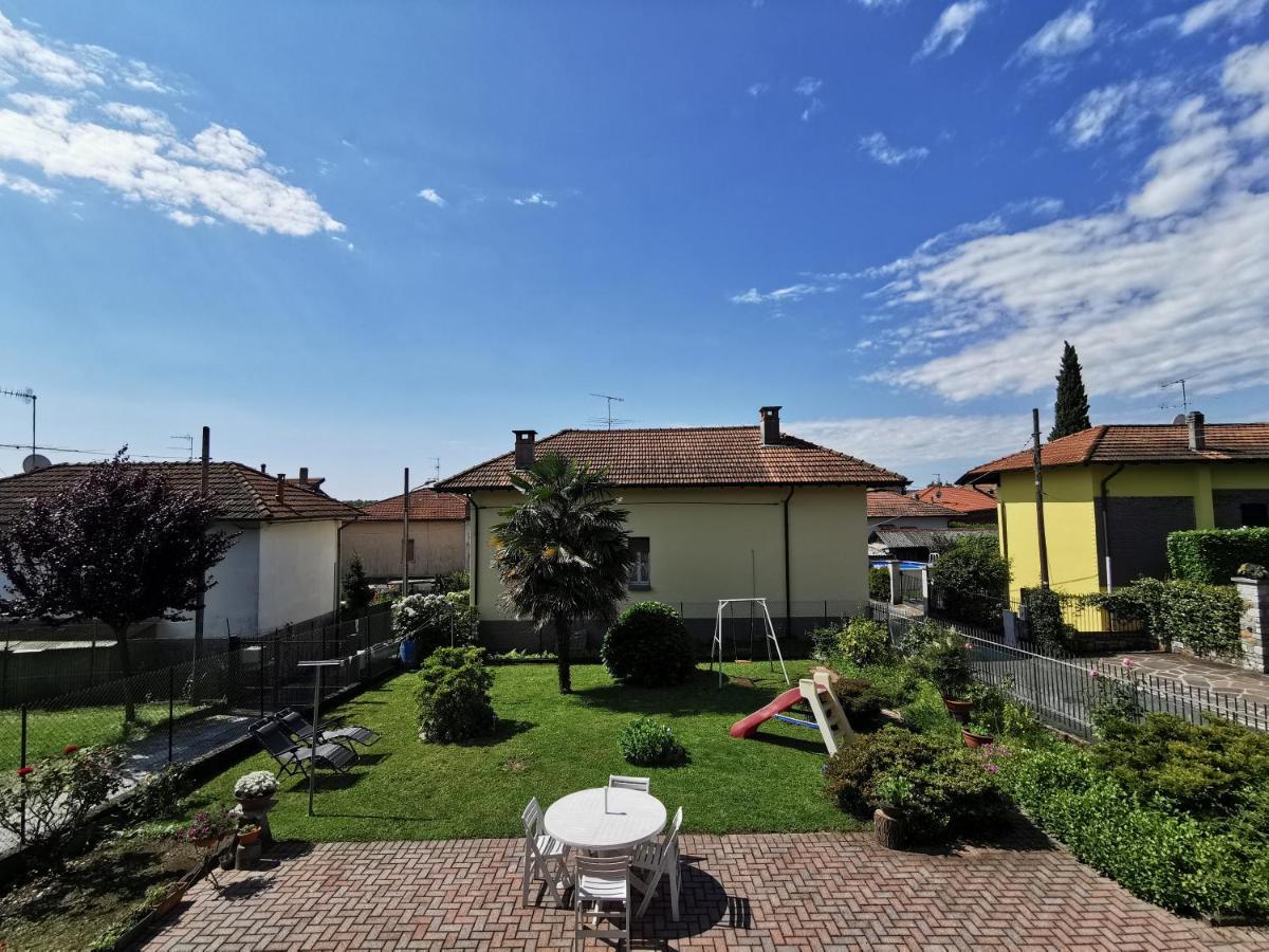 Grandma'S Garden House Villa Angera Bagian luar foto