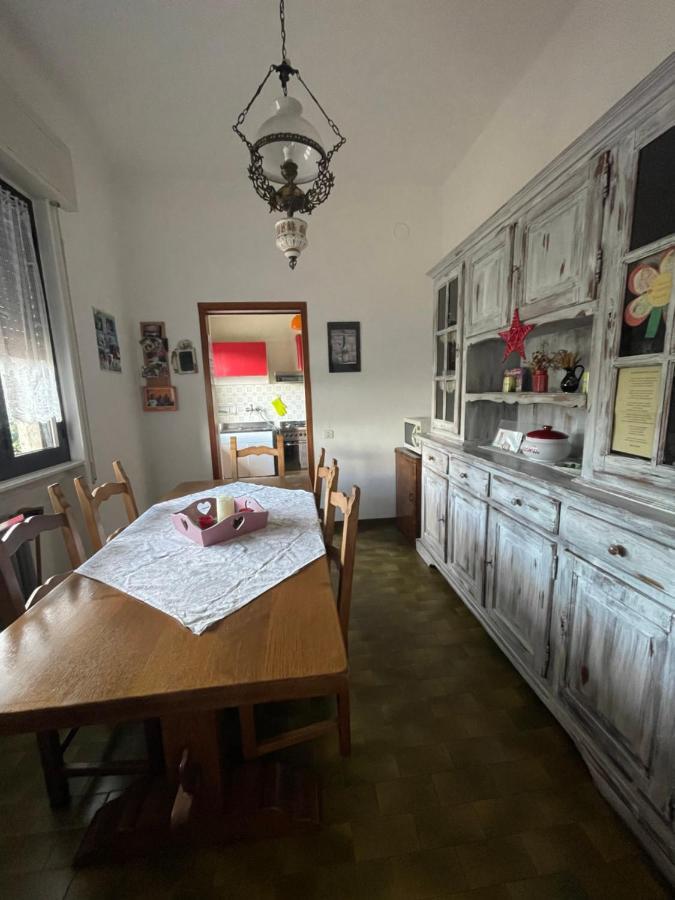 Grandma'S Garden House Villa Angera Bagian luar foto